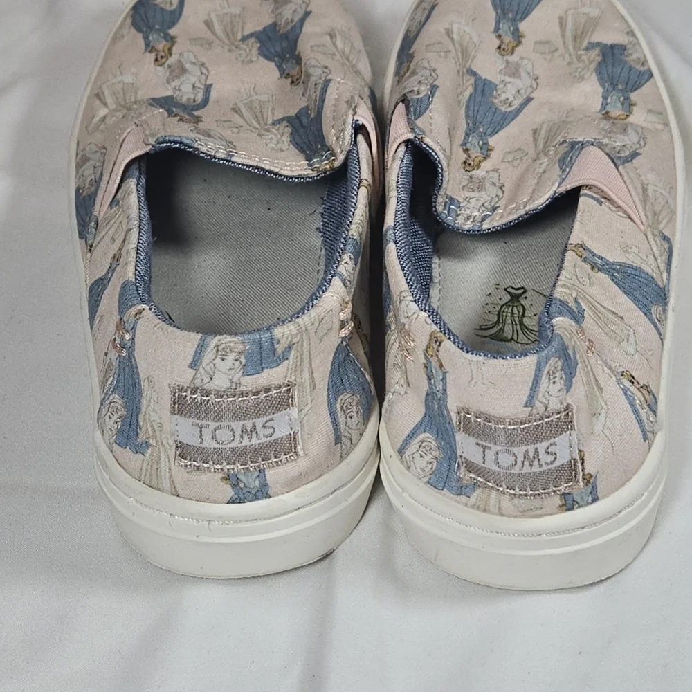 Disney Princess Kids Slip-On Sneakers-TOMS Streetwear, Girls Size 2